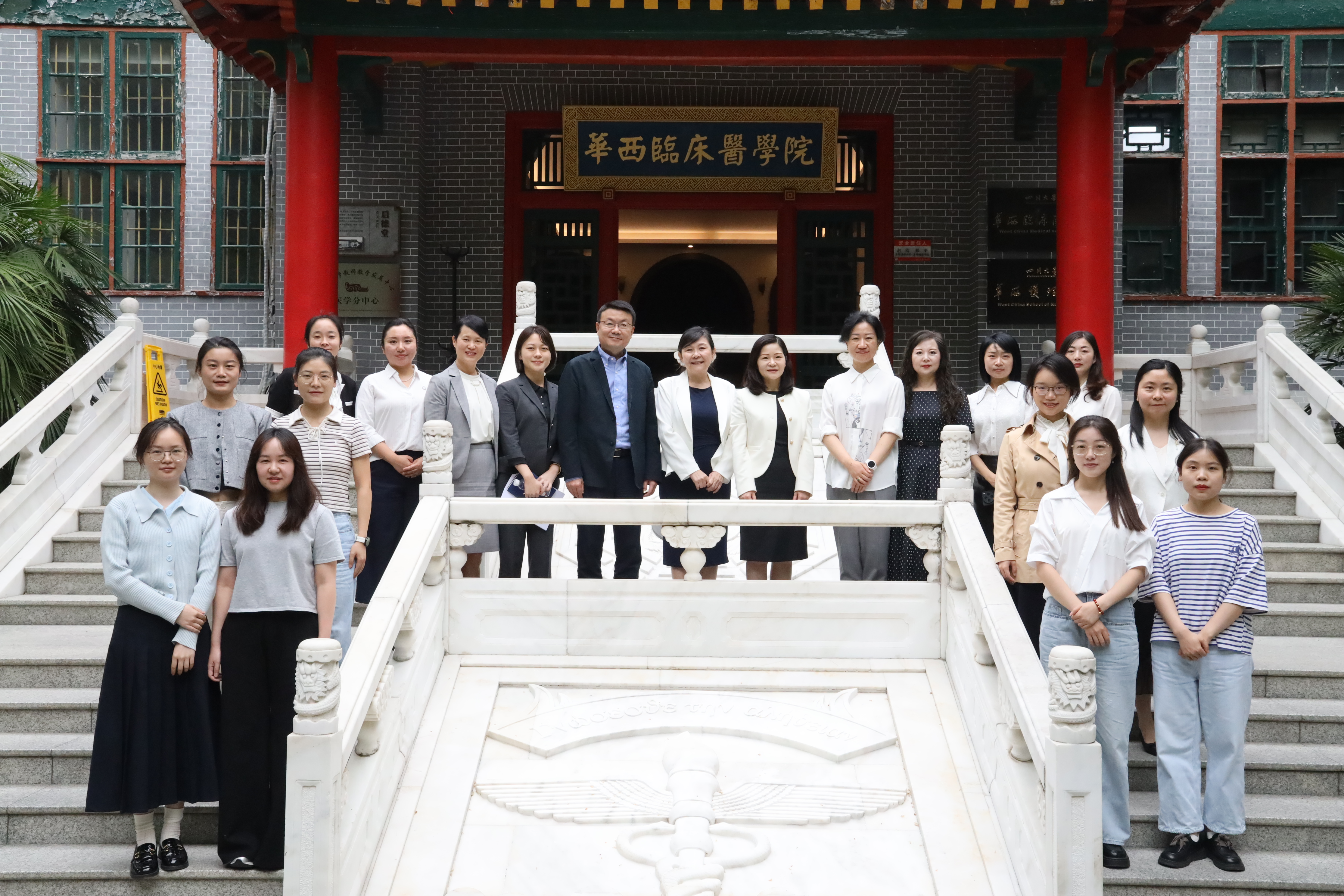 新加坡国立大学、香港大学护理专家来院访问交流
