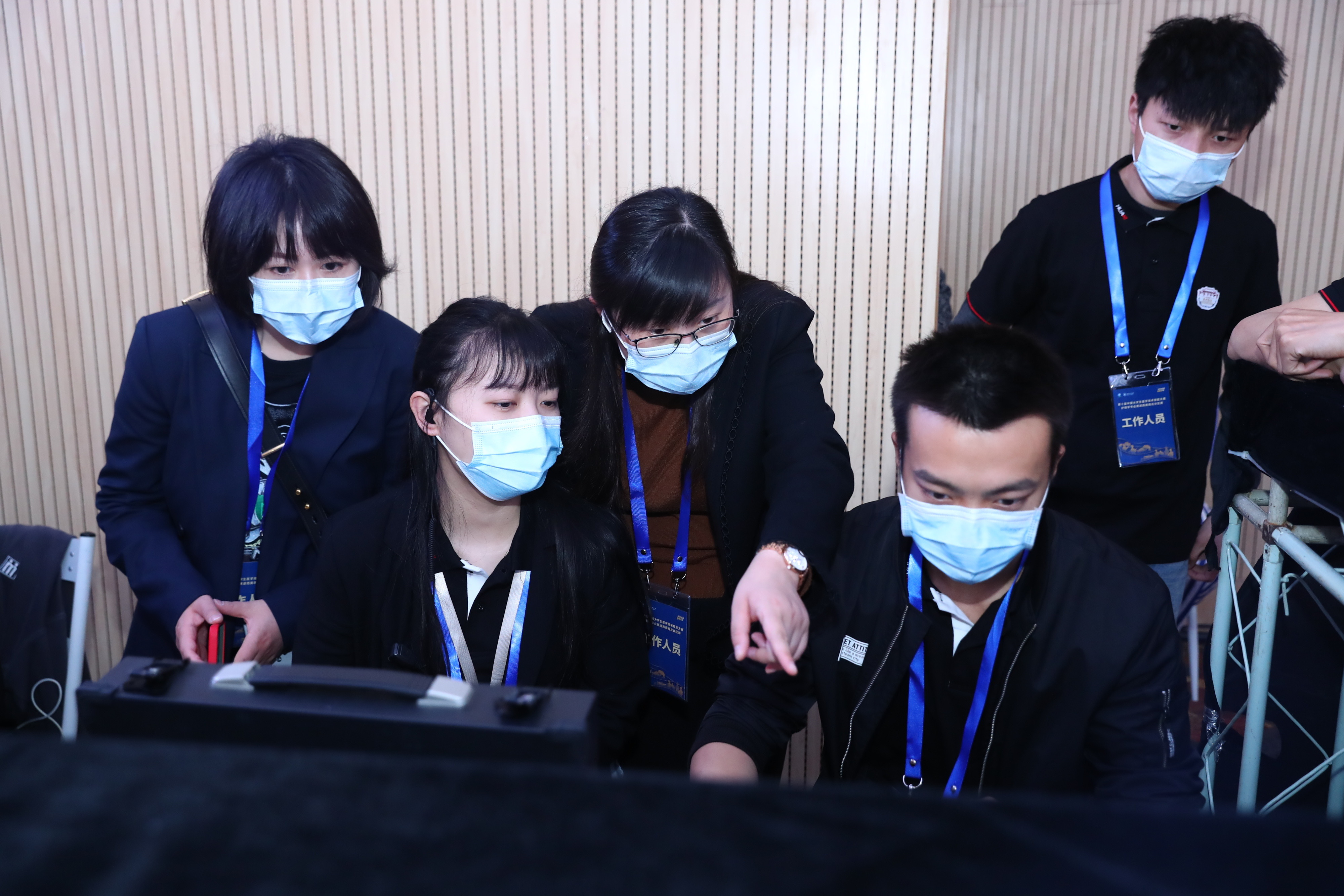 幕后台前-第十届中国大学生医学技术技能大赛护理学专业赛道西南西北